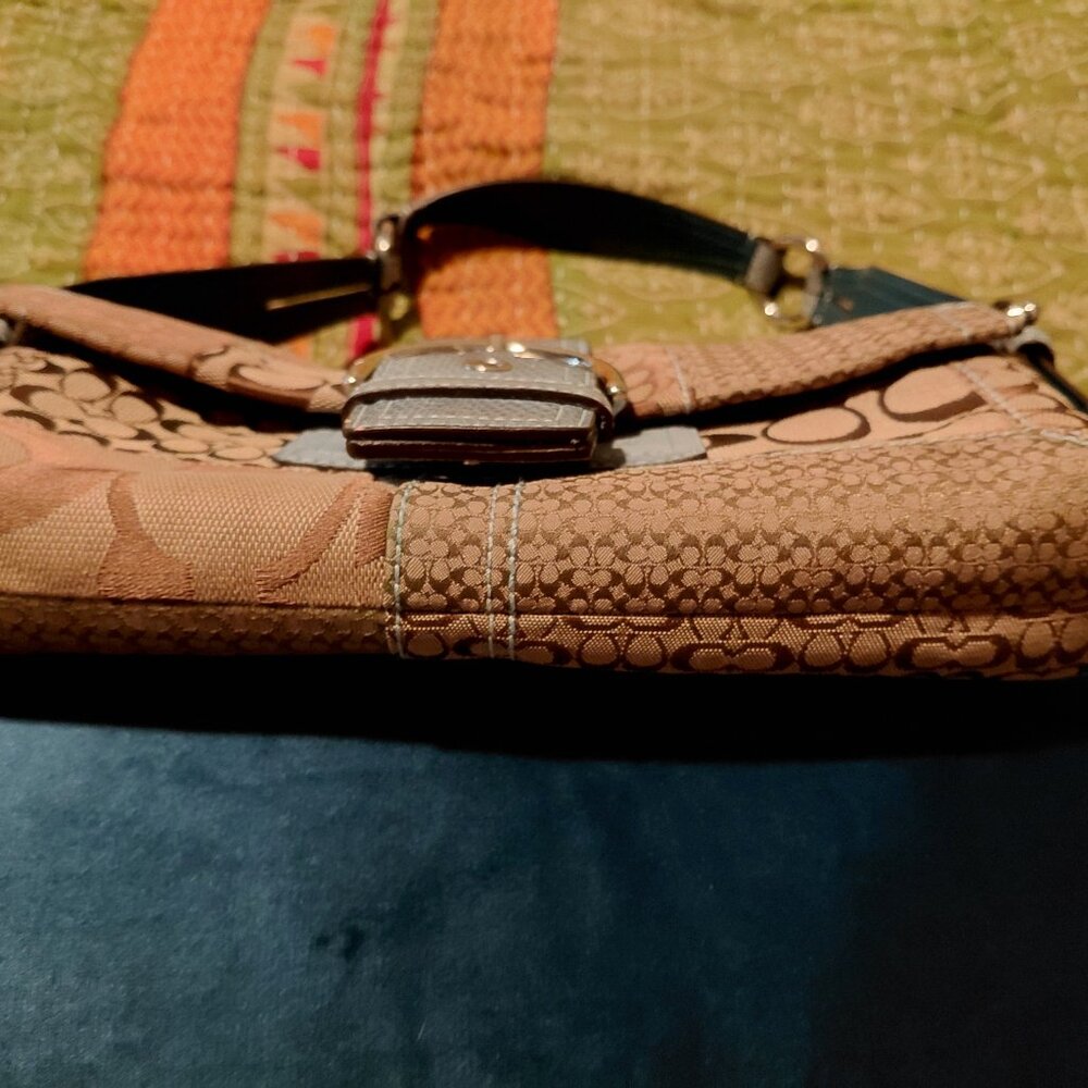 Coach Vintage Y2K Optic Signature Demi Shoulder Bag (No. C05Q-3689) - Picture 7 of 10